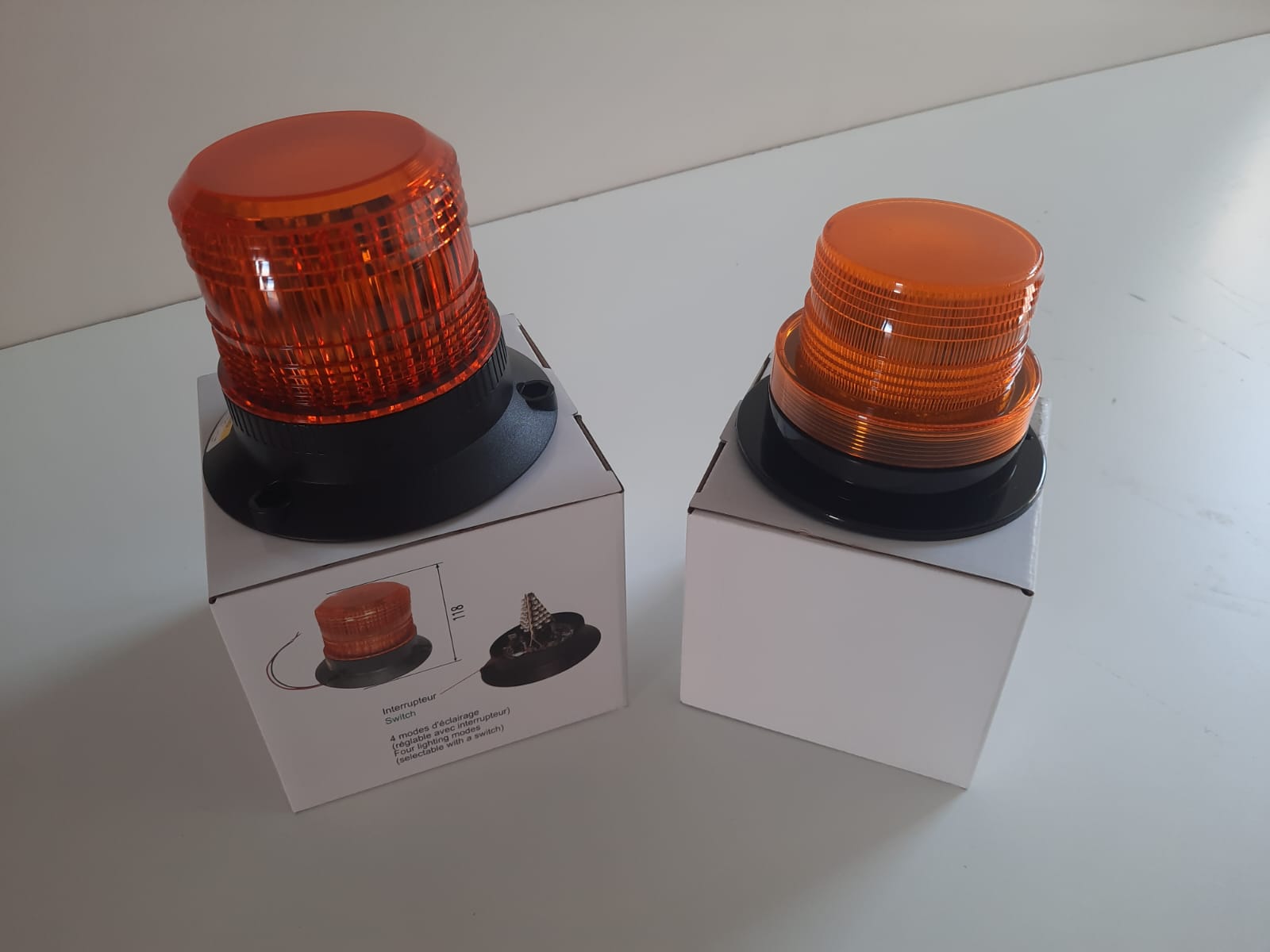 AVISADOR OPTICO DESTELLEANTE LED 12-110V (GRANDE)